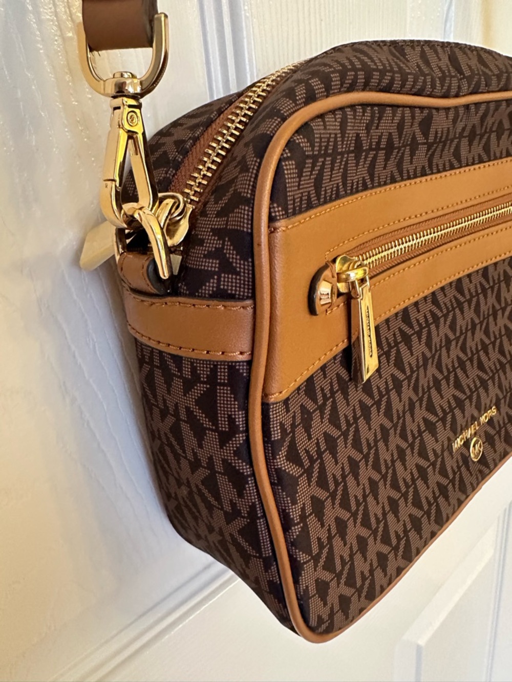 Michael Kors Crossbody Bag - Picture 3 of 13